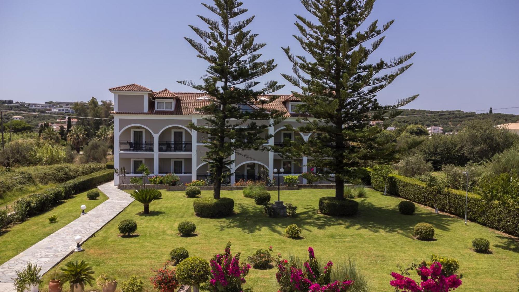 Sofia - Yiota & Apartament Tsilivi (Zakynthos)