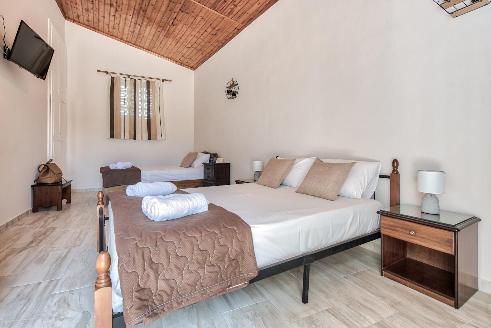 Sofia - Yiota & Appartement Tsilivi (Zakynthos)