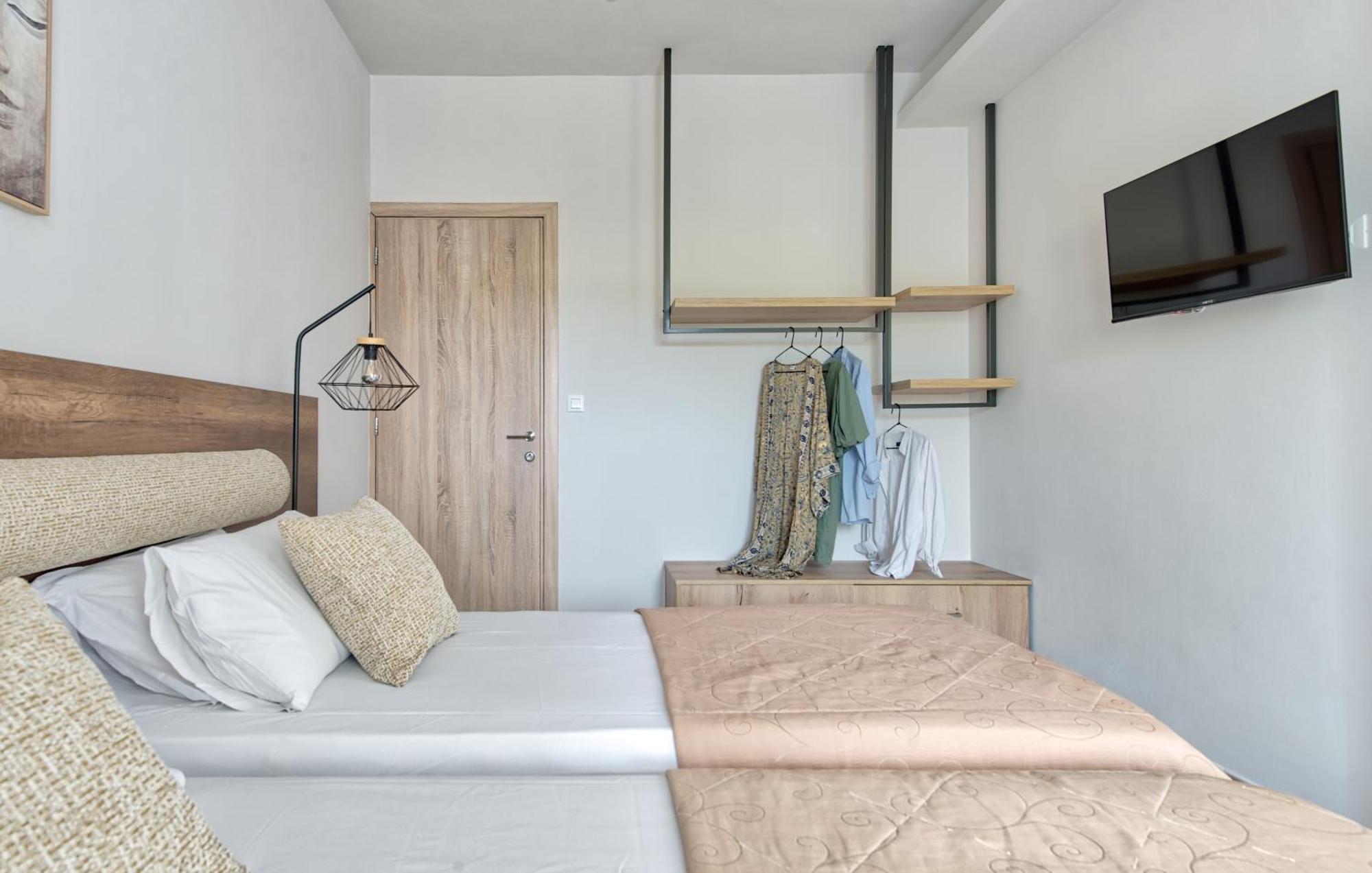 Sofia - Yiota & Appartement Tsilivi (Zakynthos)